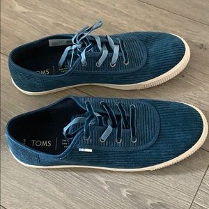 Toms size w7.5 in women
